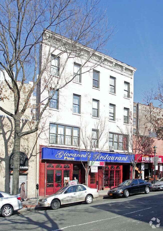 Primary Photo - 23-25 Main St
