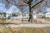 Building Photo - Lovely 3 Bedroom Home with all Hard Floors