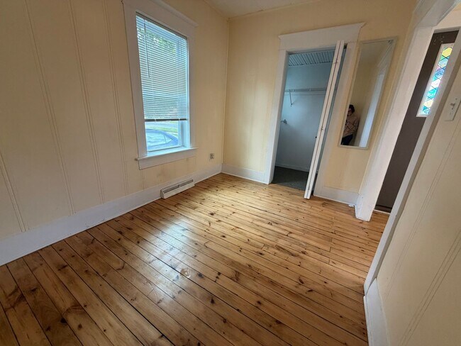 Building Photo - Charming 2 Bedroom Single-Family Home with Garage in Tomah