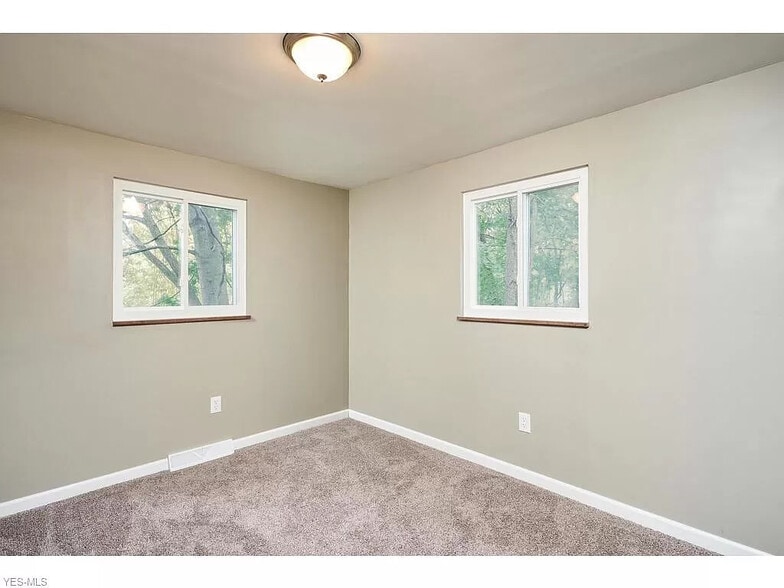 Guest Bedroom - 406 E Lake Ave