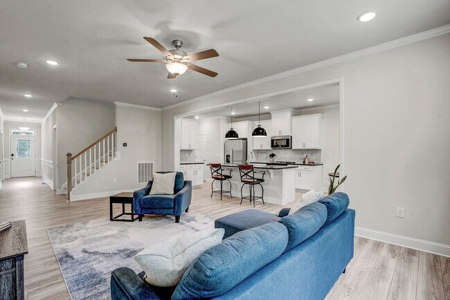 Building Photo - 220 Karlov Rd