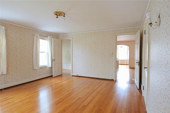 Building Photo - 36-36 Underwood St.