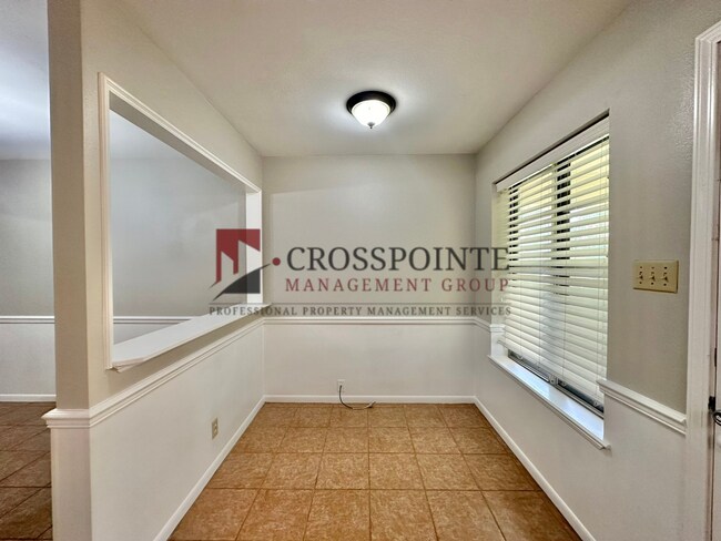 Building Photo - COMING SOON! 3 Bedroom 2 Bath in Flint!
