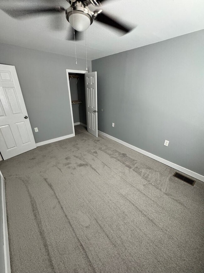 Building Photo - Roomy 3 bed 2 bath in Church Hill, yard, porch, laundry, all electric, central hvac!