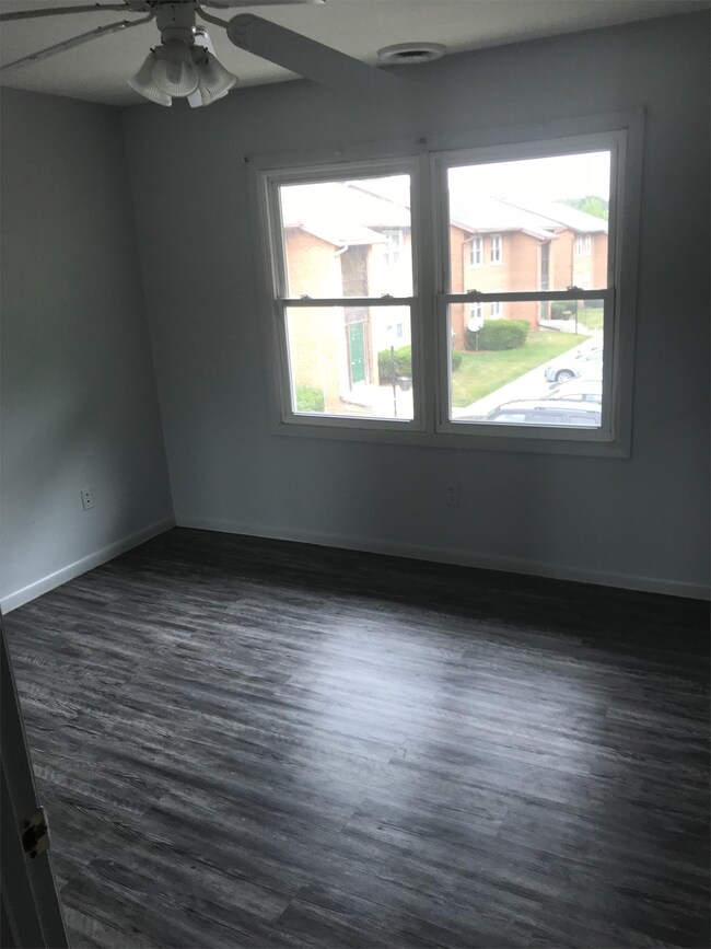 Building Photo - 252 Mayfield Ave