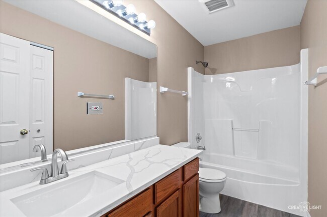 Building Photo - 2539 Lexington Ln