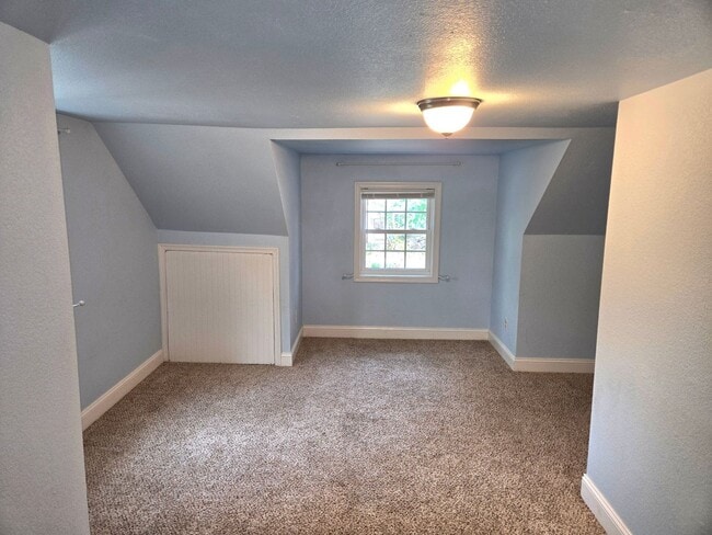 Building Photo - Beautiful Move-In Ready Single Family Home!