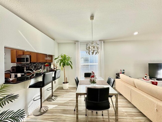 Building Photo - 30912 Bridgegate Dr