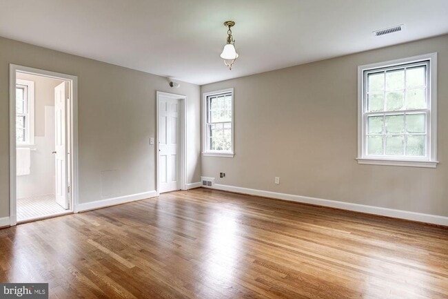 Building Photo - 5013 Brookdale Rd
