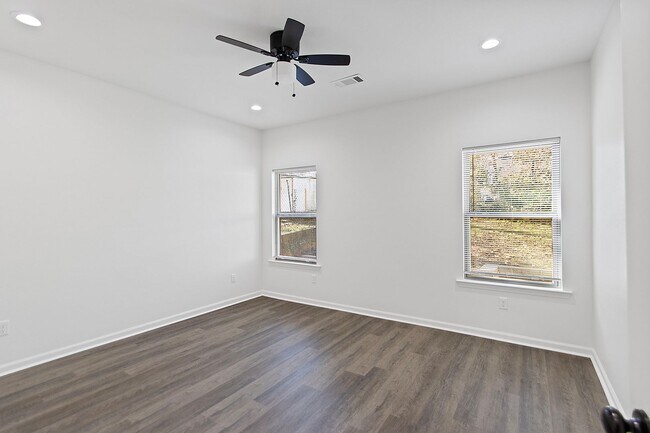 Building Photo - 1800 S Harrison St