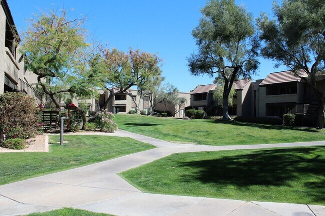 Building Photo - Bella Vita Condo-2 bed, 2 bath in Scottsdale