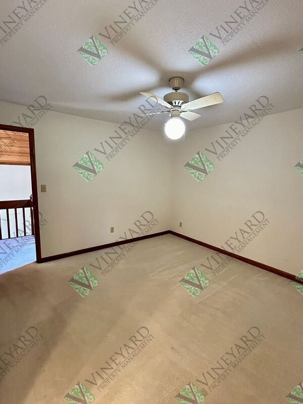 Building Photo - 115 Nesbit Ferry Pl