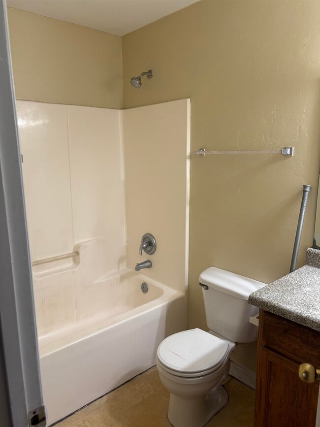 Building Photo - 877 Medical Commons Ct