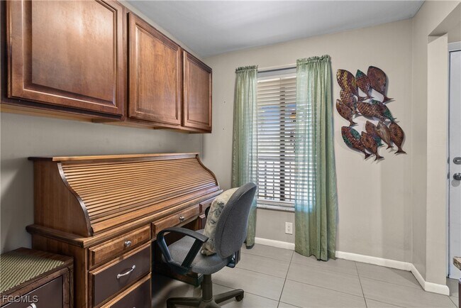 Building Photo - 15140 Riverbend Blvd