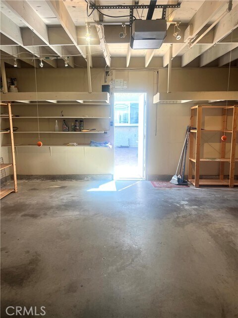 Building Photo - 5052 Hampton Ct