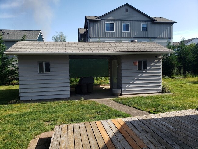 Building Photo - Unique Forest Grove Ranch with Large Backyard