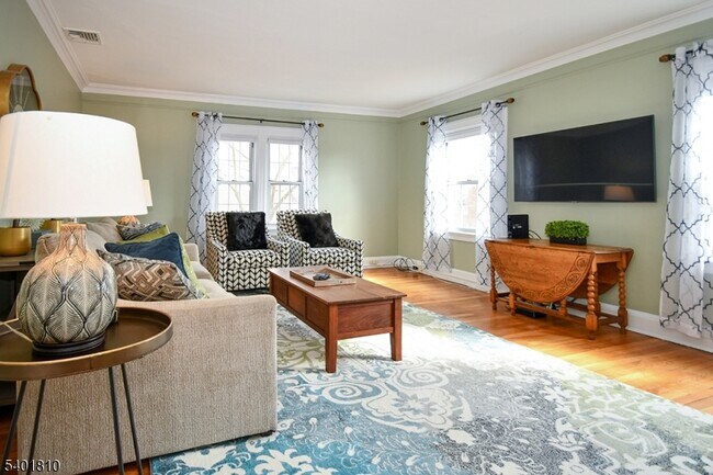 Building Photo - 15 Euclid Ave