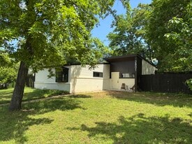 Building Photo - 2801 Circlewood Rd