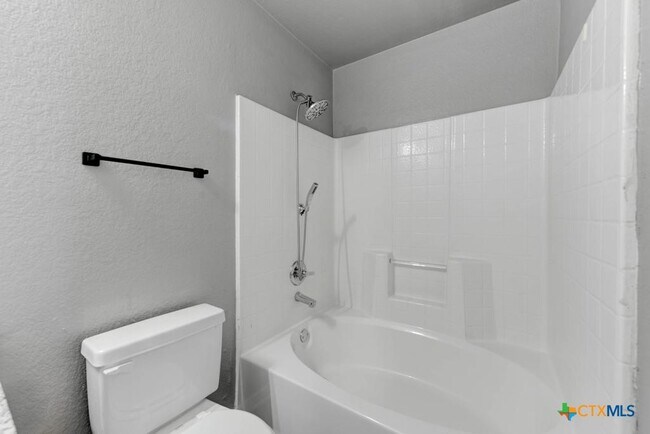 Building Photo - 2321 Terrace Dr