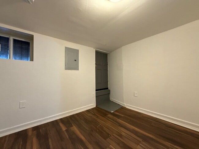 Building Photo - Two Bedroom House In Baltimore City