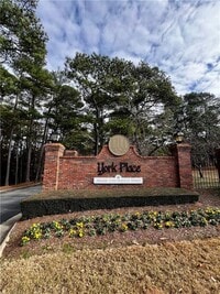 Building Photo - 3888 York Pl