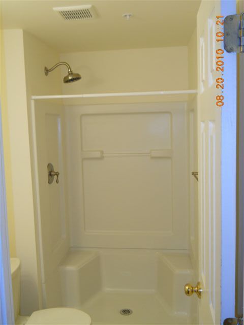 Building Photo - Walden Golf Course - Crofton Townhome - Av...