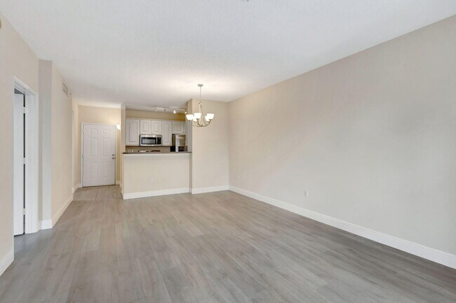 Building Photo - 780 S Sapodilla Ave