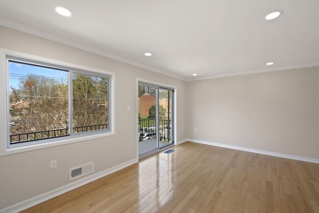 Building Photo - 2BD/2BA- Bethesda Condo in Parkside Community - Utilities Included
