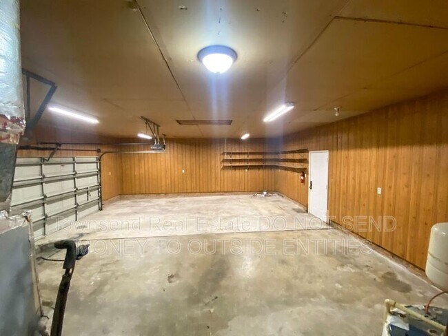 Building Photo - 212 Haverhill Dr