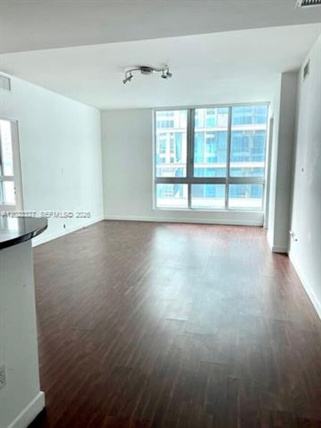 Building Photo - 300 S Biscayne Blvd