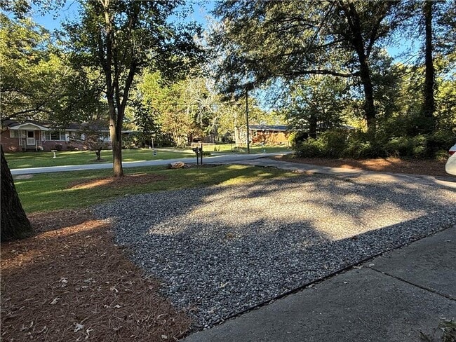 Building Photo - 1576 Carolyn Dr SW