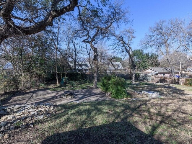 Building Photo - 5102 Plumas Ln