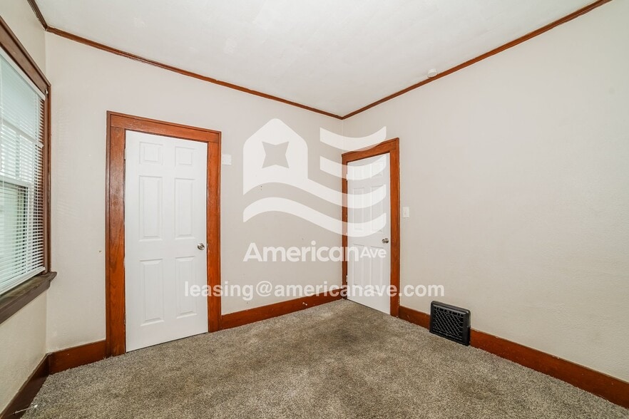 Building Photo - 1125 W McClure Ave