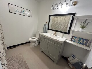 Hallway bathroom - 103 Rainbow Cir