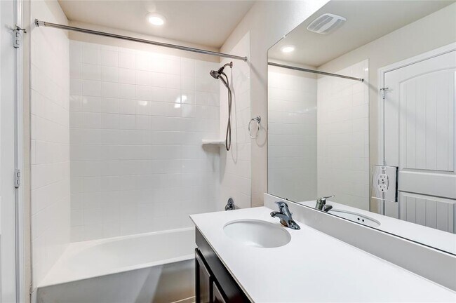 Building Photo - 227 Reagor Dr