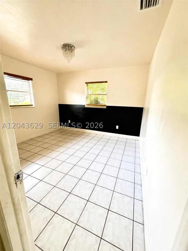Building Photo - 5912-5914 Fillmore St
