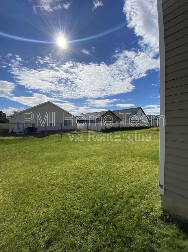 Building Photo - 1639 W 600 N
