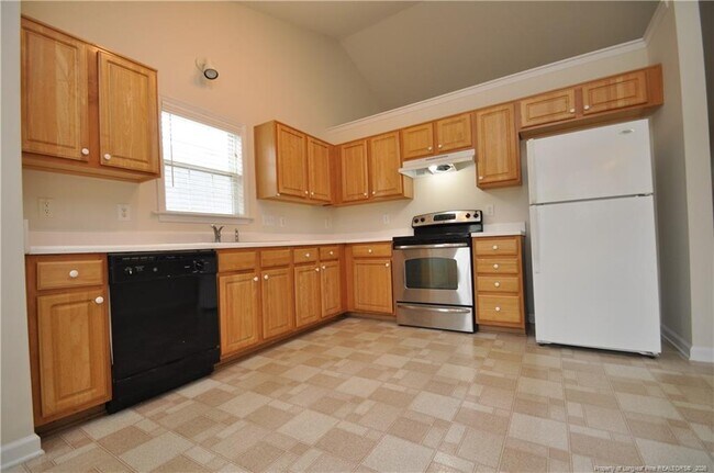 Building Photo - 701 Kavkaz St