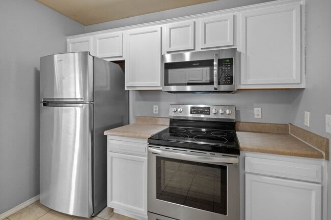 Building Photo - Charming 3-Bedroom Home in Prime Bentonville Location!