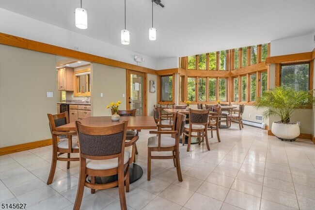 Building Photo - 36 Rocktown Hill Rd