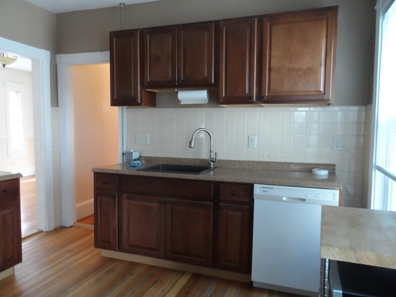 Building Photo - 9 Willard Ave