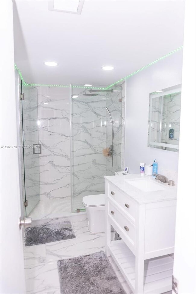 Building Photo - 6190 W 19th Ave