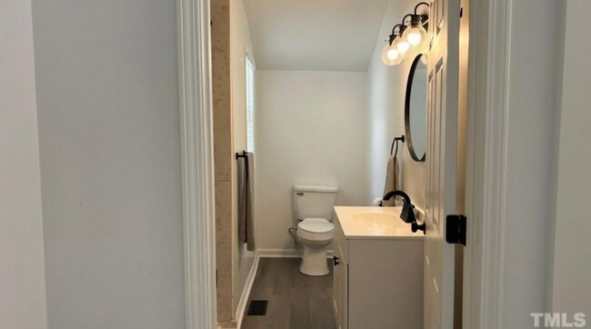 Building Photo - 1012 Elm St