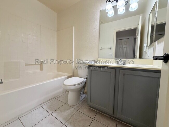 Building Photo - 2060 N 30th St