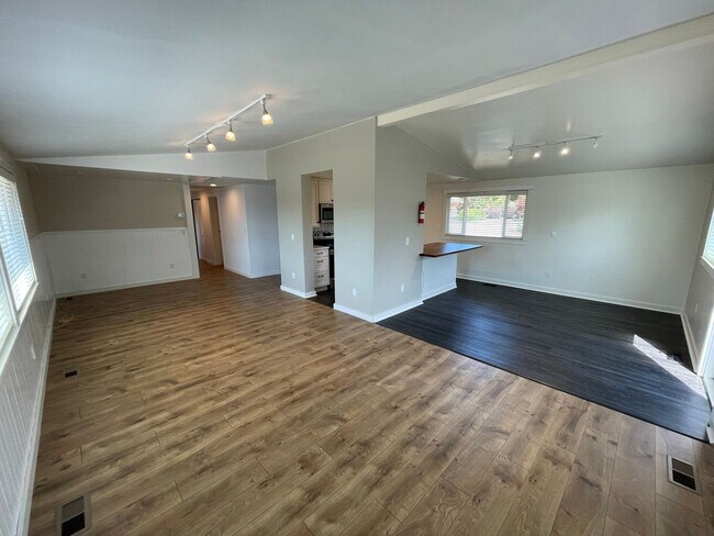 Building Photo - 5311 Kingsway