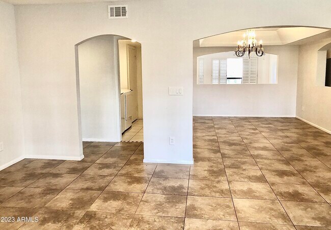 Building Photo - 6711 E Aire Libre Ln