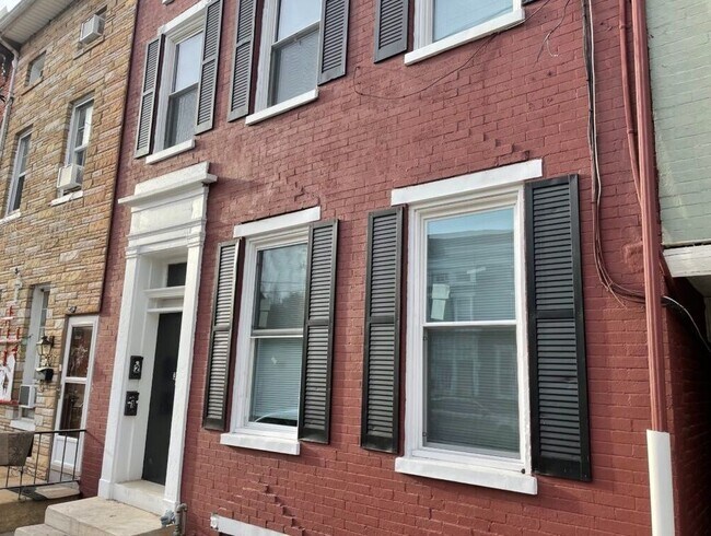 Building Photo - 309 Cherry St