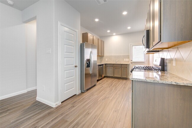 Building Photo - 13321 Burbot Dr