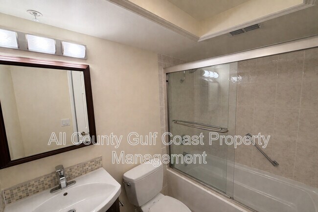 Building Photo - 232 St Augustine Ave