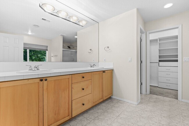 Building Photo - FOR RENT: CORNER LOT, Immaculate, lovely and spacious home - 5 bed, 3 bath + bonus room with 3-ca...